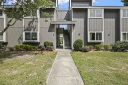 10301 N Kings Hwy. photo 4