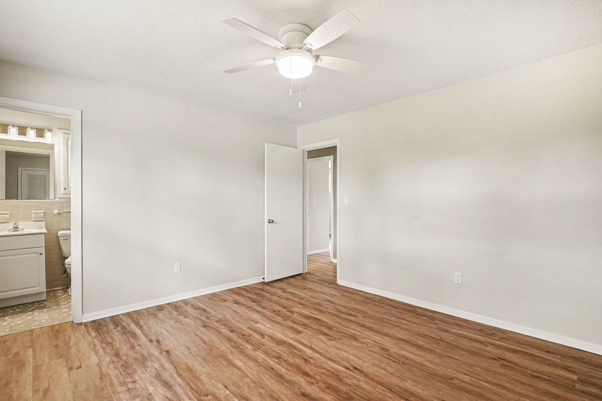 658 Mallard Lake Dr.  Photo 14