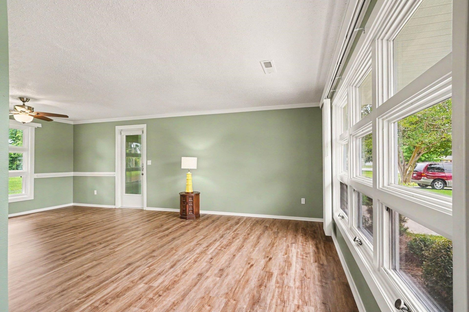 658 Mallard Lake Dr.  Photo 8