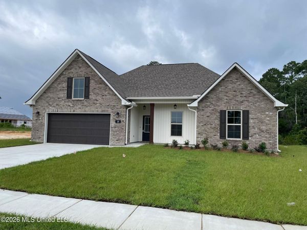 13 Byers Lane, Long Beach, MS 39560