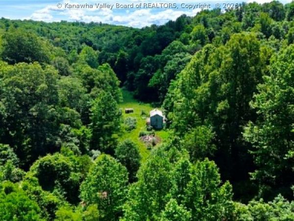 1949 Spring Branch Road, Buffalo, WV 25123
