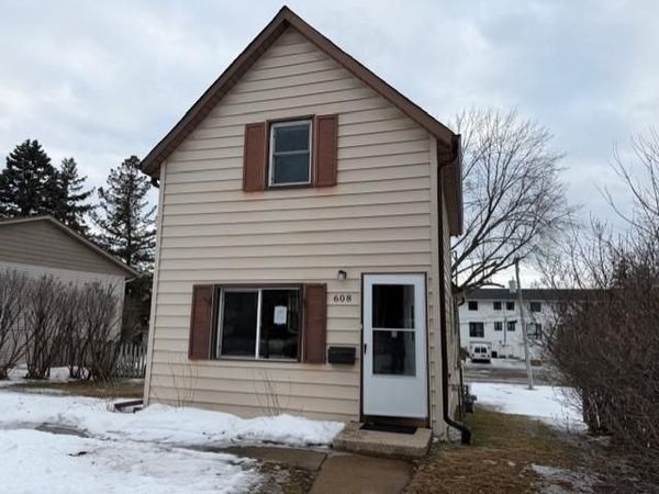 608 7th Avenue S, Hopkins, MN 55343