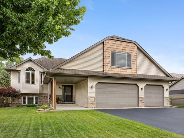 6051 Goodview Trail N, Hugo, MN 55038