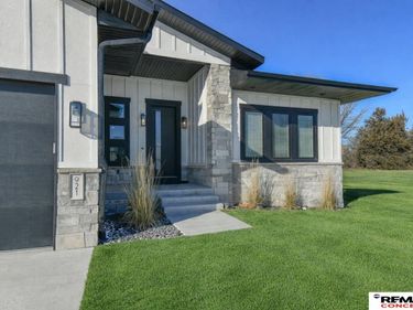 921 S 88th Street, Lincoln, NE 68520