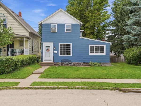 1435 Mount Pleasant Street, Dubuque, IA 52001