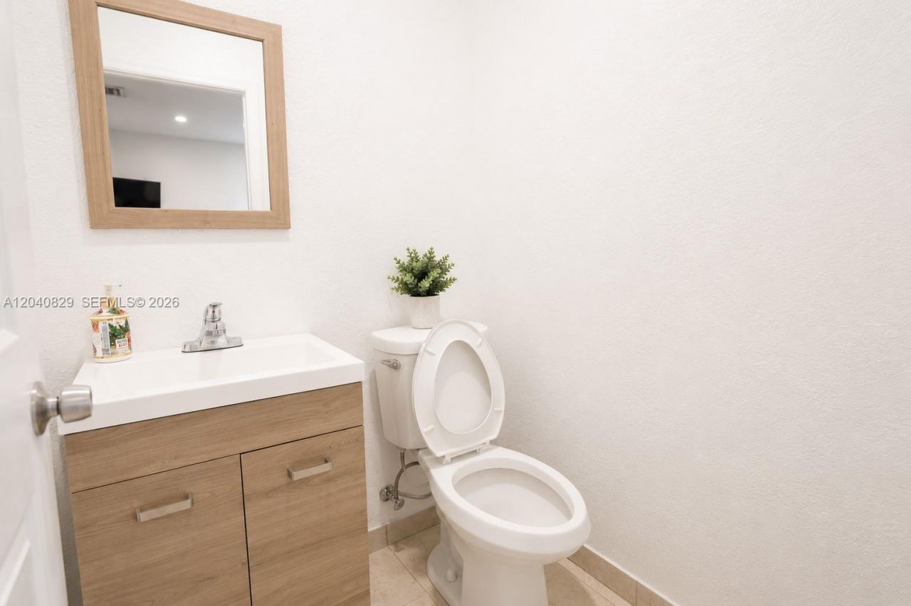 1025 E 45th St , Hialeah, FL 33013 Photo