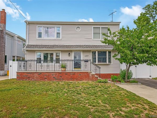407 Sheridan Boulevard , Inwood, NY 11096