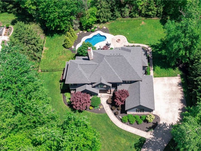 560 Club Drive, Aurora, OH 44202 Photo 2