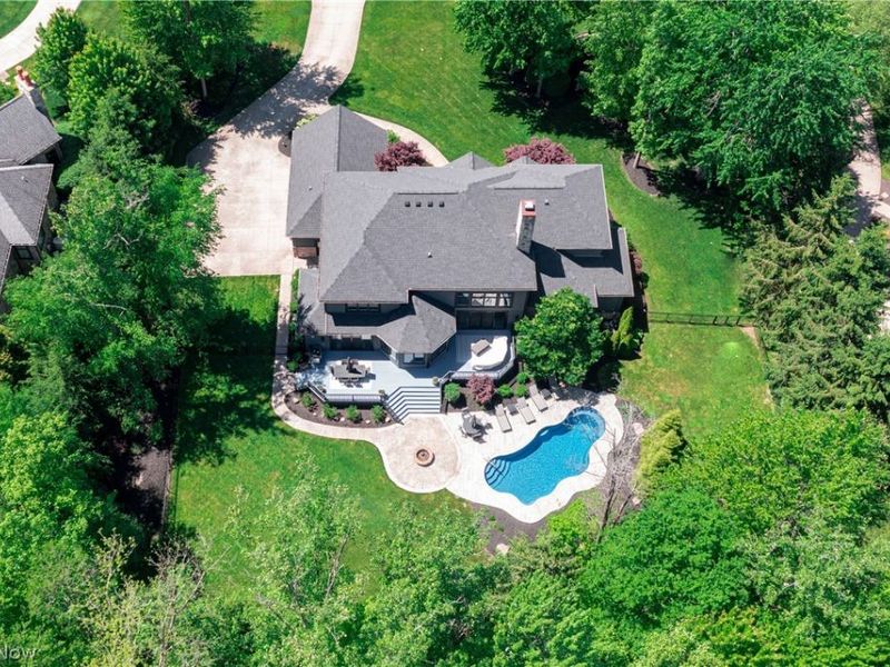 560 Club Drive, Aurora, OH 44202 Photo 3
