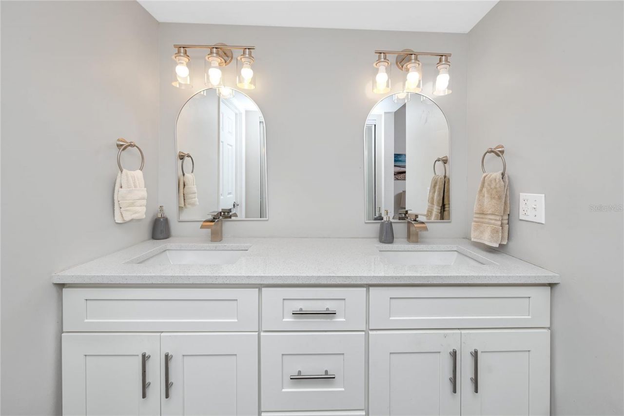 7530 Sunshine Skyway Lane S, Unit 115, Saint Petersburg, FL 33711 Photo