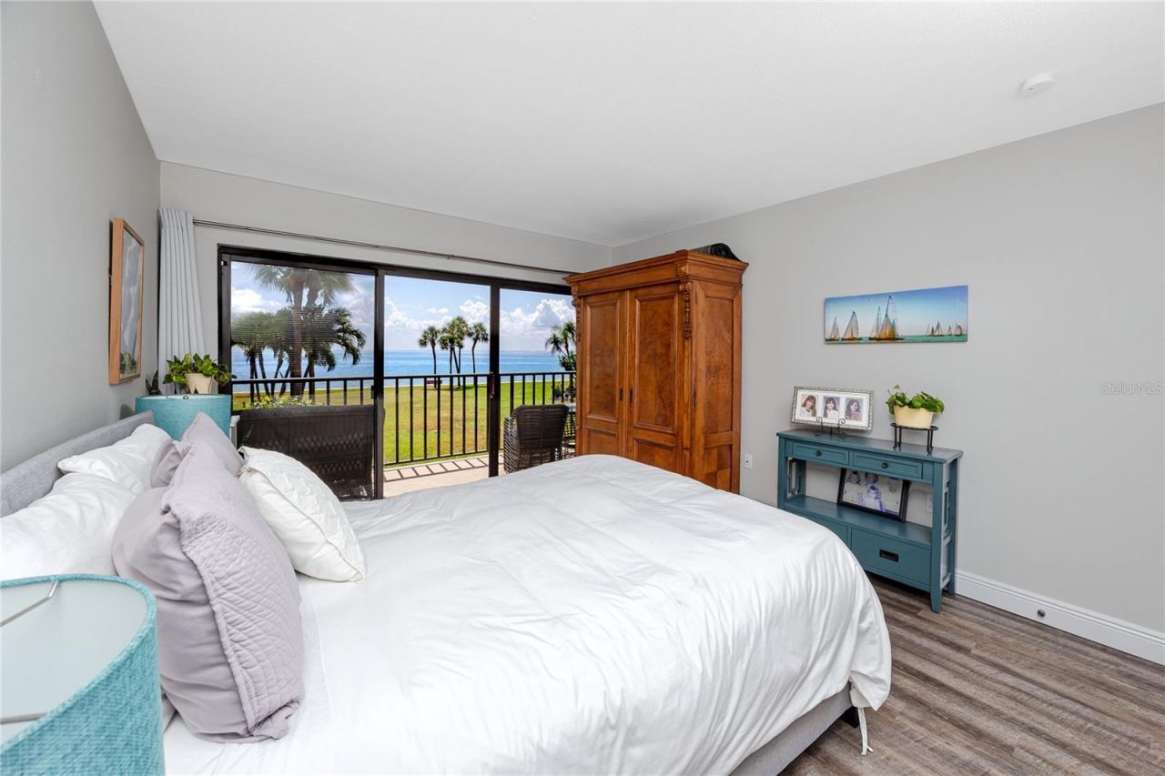 7530 Sunshine Skyway Lane S, Unit 115, Saint Petersburg, FL 33711 Photo