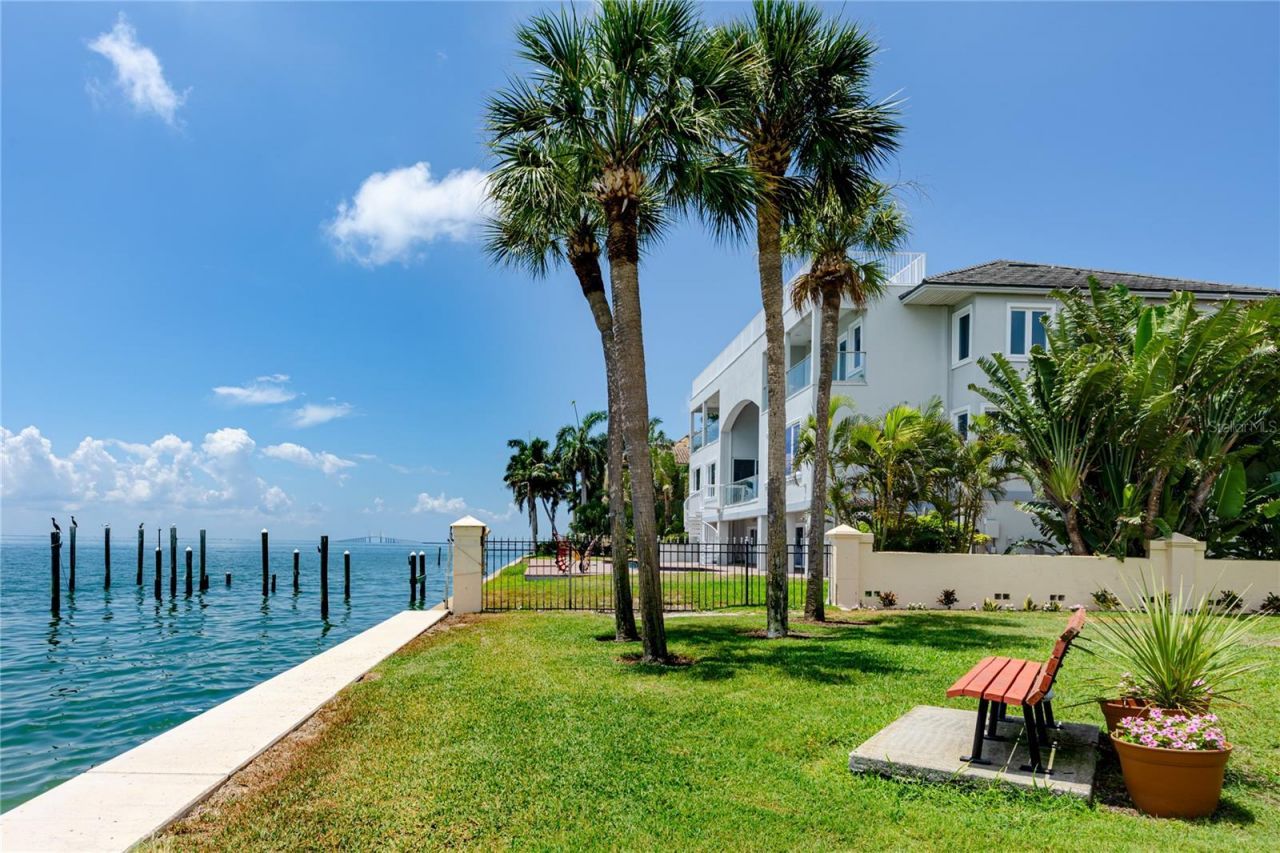 7530 Sunshine Skyway Lane S, Unit 115, Saint Petersburg, FL 33711 Photo