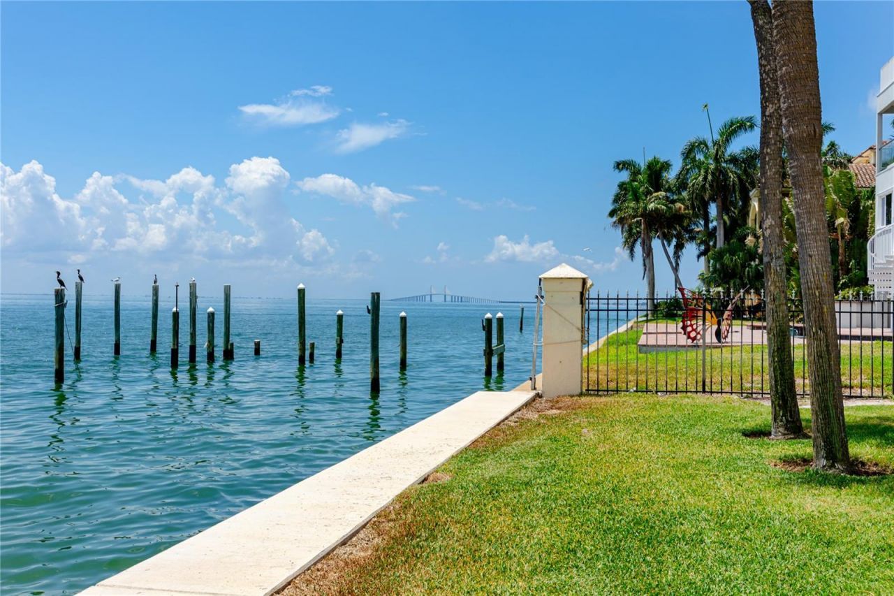 7530 Sunshine Skyway Lane S, Unit 115, Saint Petersburg, FL 33711 Photo