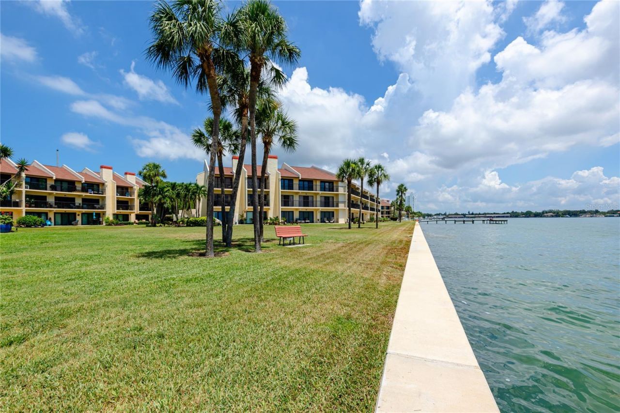 7530 Sunshine Skyway Lane S, Unit 115, Saint Petersburg, FL 33711 Photo