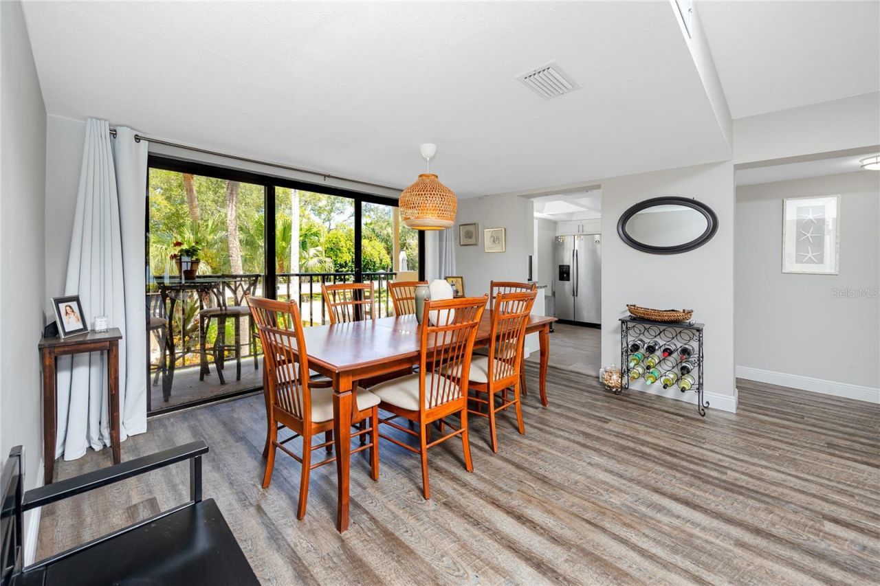 7530 Sunshine Skyway Lane S, Unit 115, Saint Petersburg, FL 33711 Photo