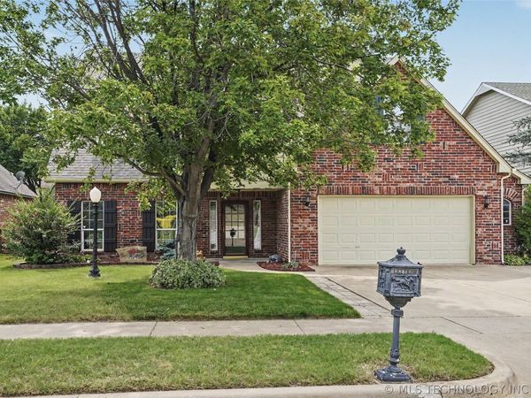 10302 N 144th East Avenue , Owasso, OK 74055