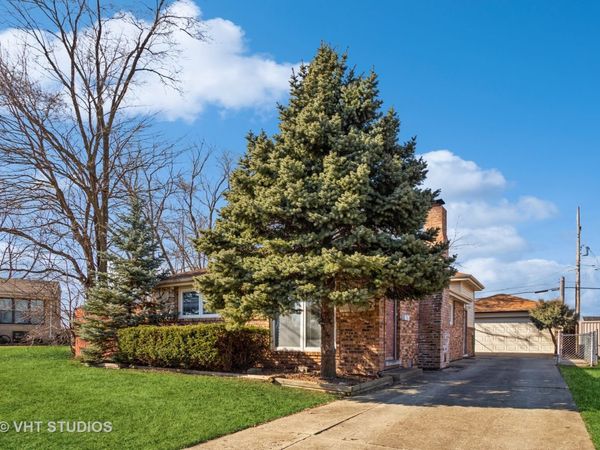 608 N Craig Place , Addison, IL 60101