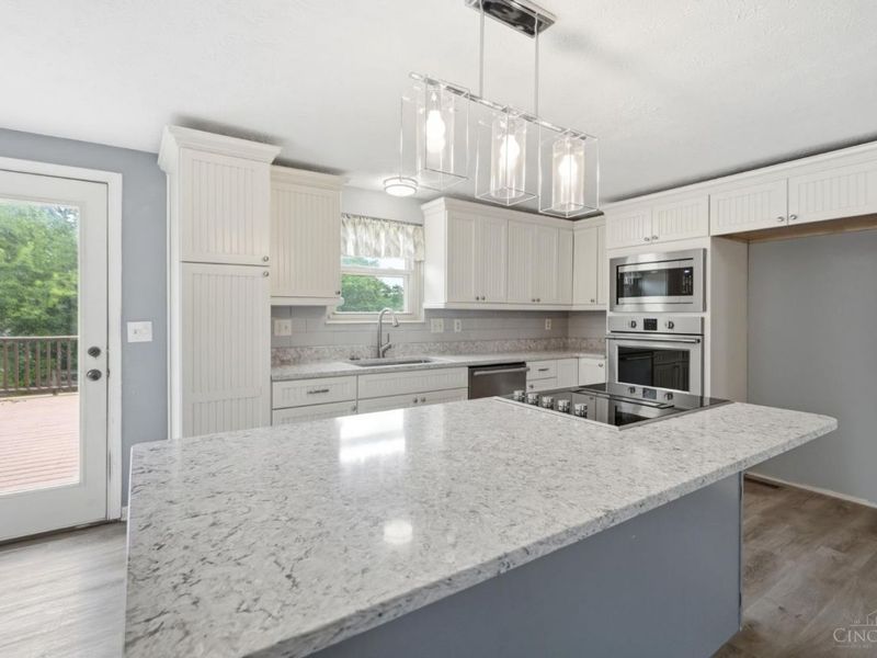 7660 Topridge Drive, West Chester, OH 45069 Photo 12