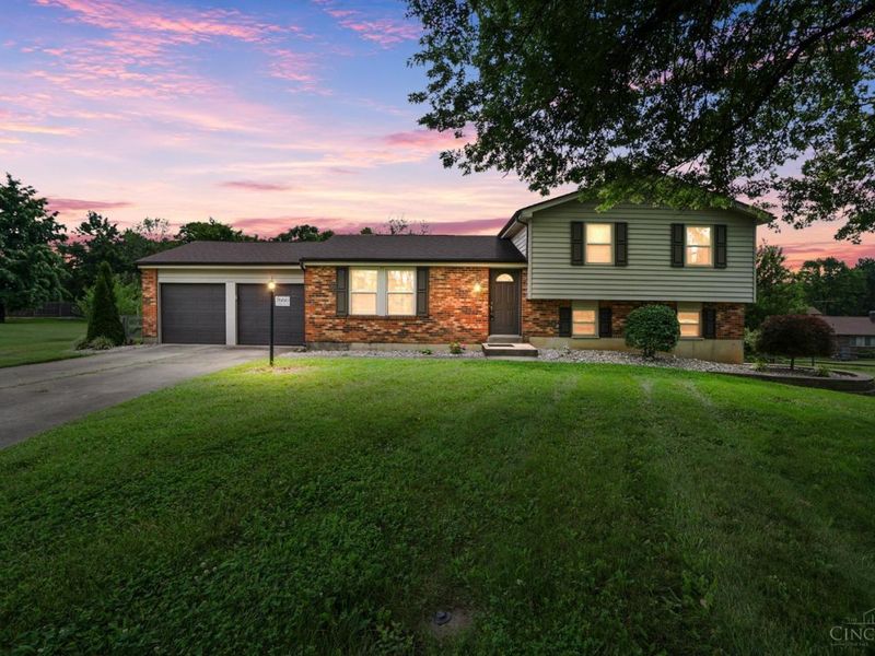 7660 Topridge Drive, West Chester, OH 45069 Photo 2