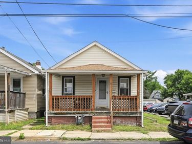 3 NORWOOD DRIVE, MARCUS HOOK, PA 19061