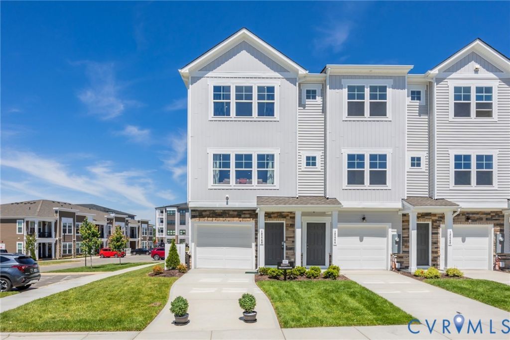 5334 Pointes End Way, Unit 103, Glen Allen, VA 23059 Main Photo