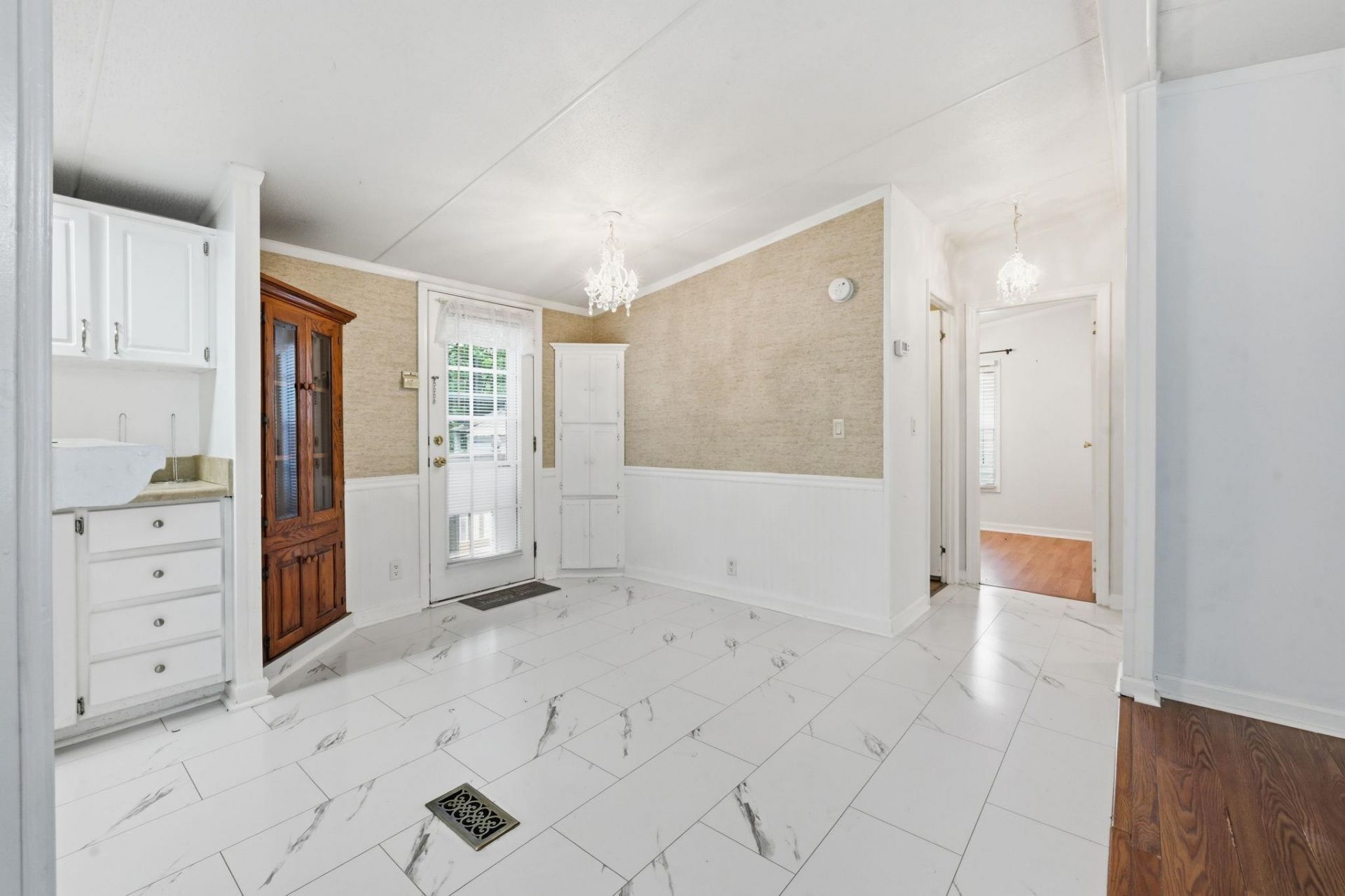 8011 Mclamb Dr. Photo 13