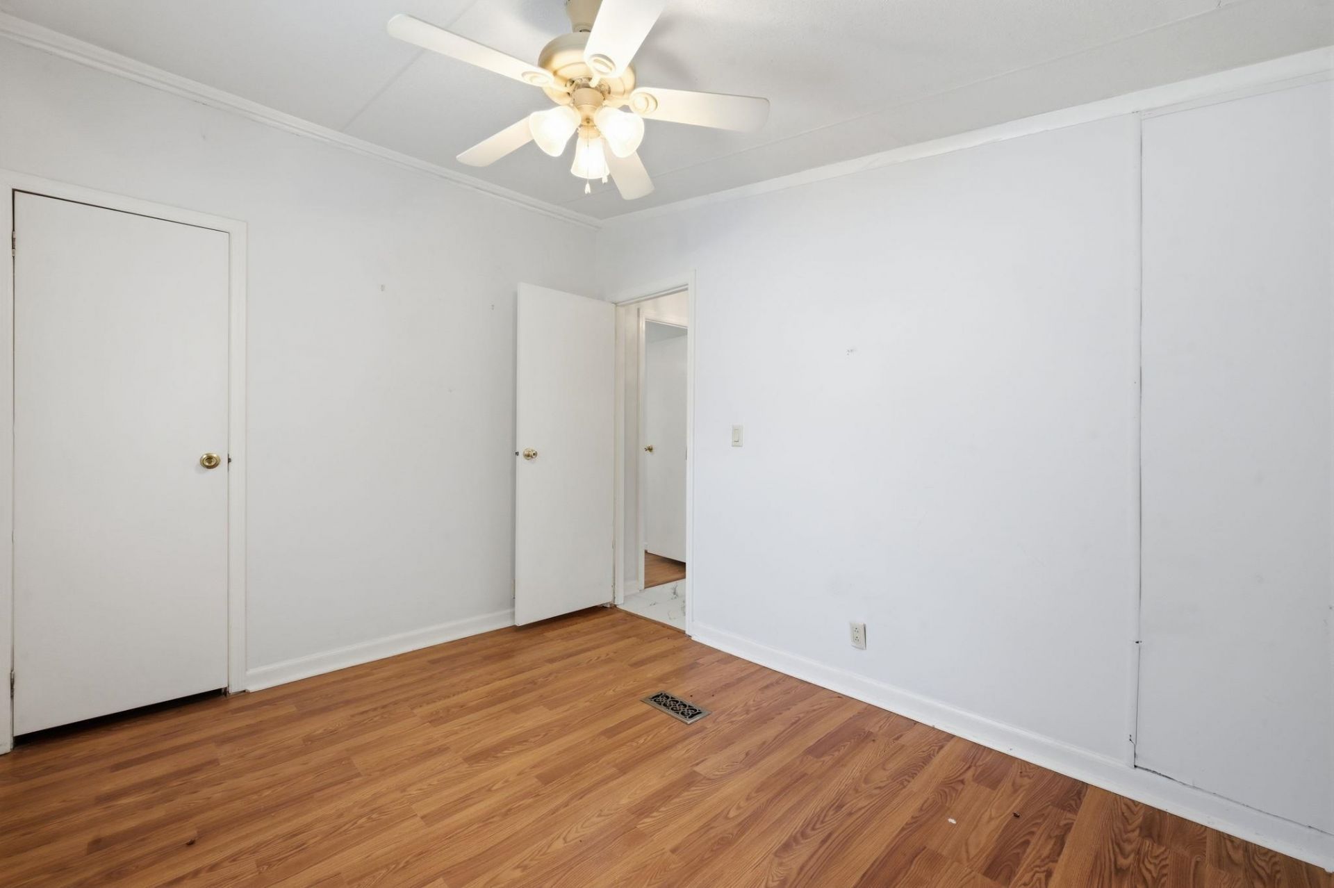 8011 Mclamb Dr. Photo 27