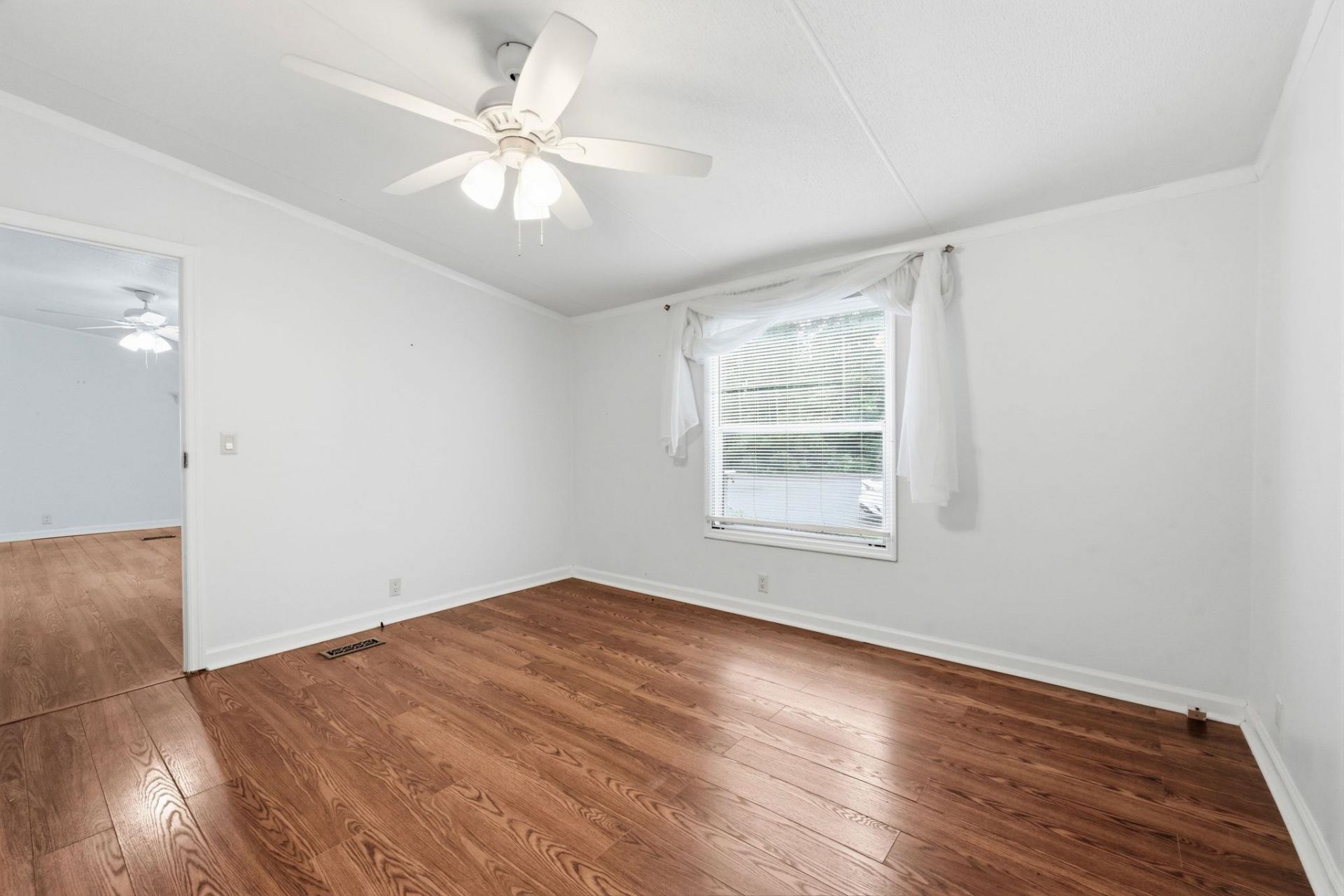 8011 Mclamb Dr. Photo 9