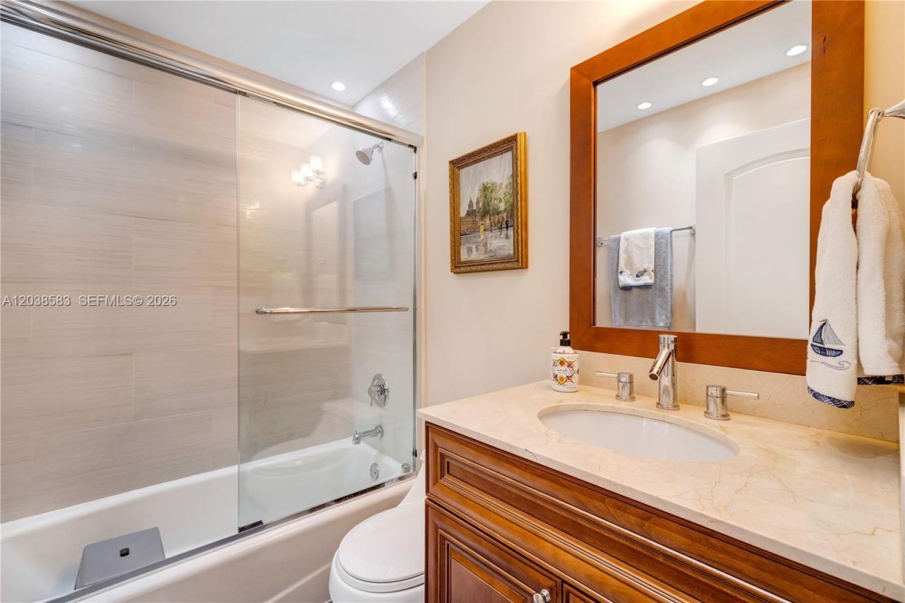 888 Brickell Key Dr , Unit 1010, Miami, FL 33131 Photo