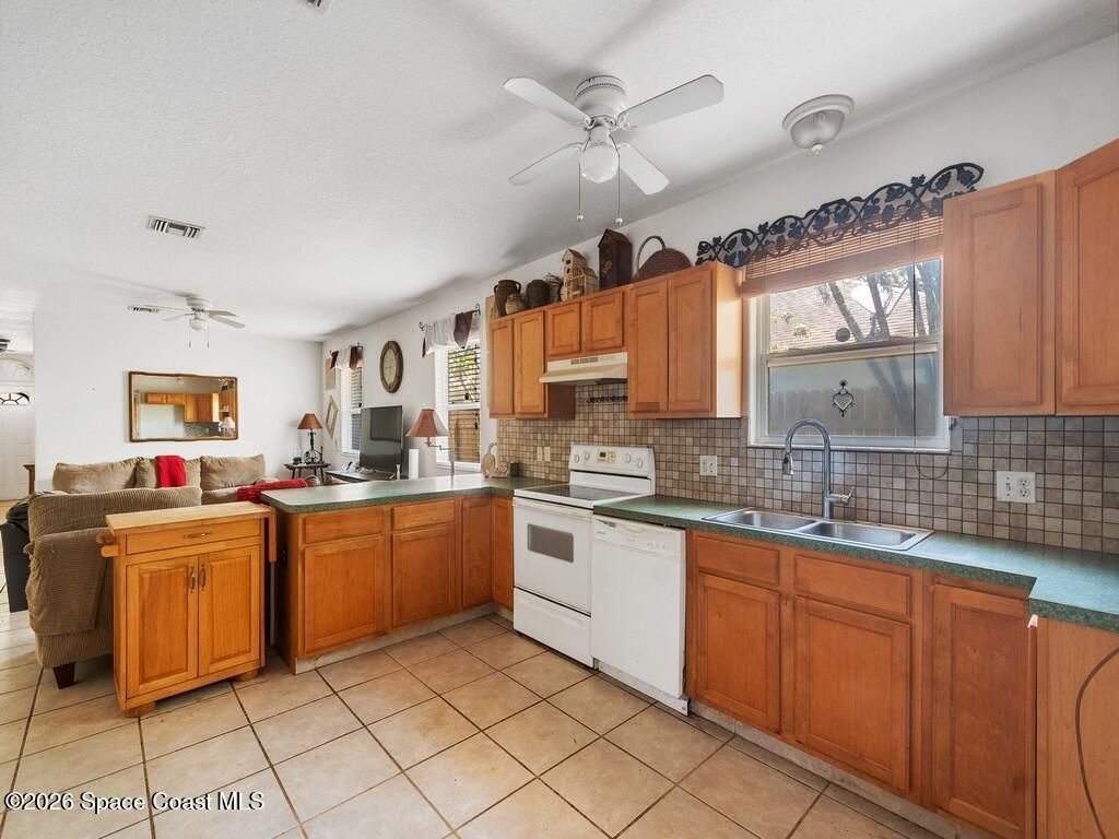 6055 7th Place, Vero Beach, FL 32968 Photo