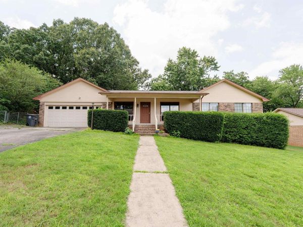 215 Navajo Drive , Searcy, AR 72143