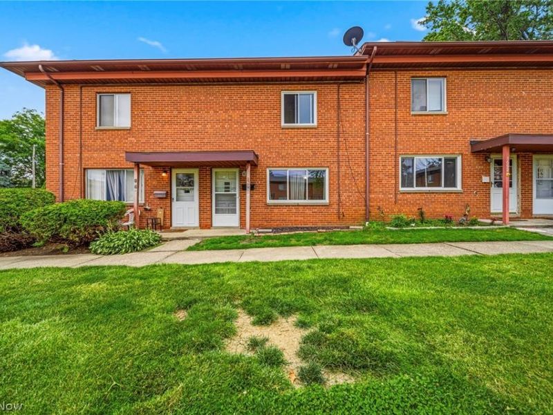 1694 Ridgewick Drive, Wickliffe, OH 44092 Photo 1