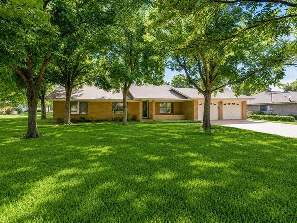 2707 North DR, Taylor, TX 76574