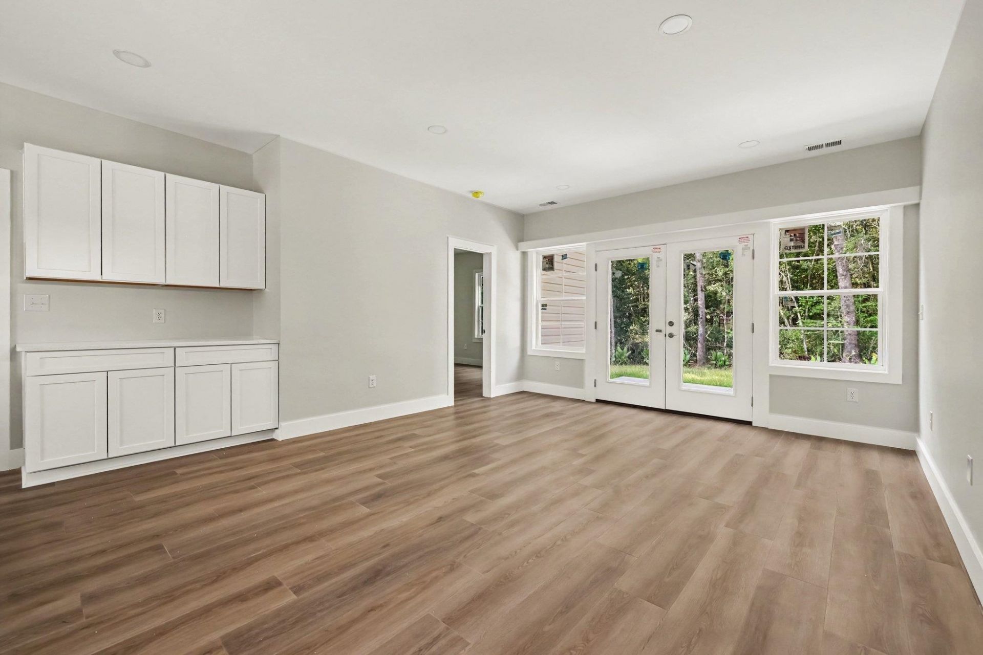 1251 Scenic Dr. Photo 10