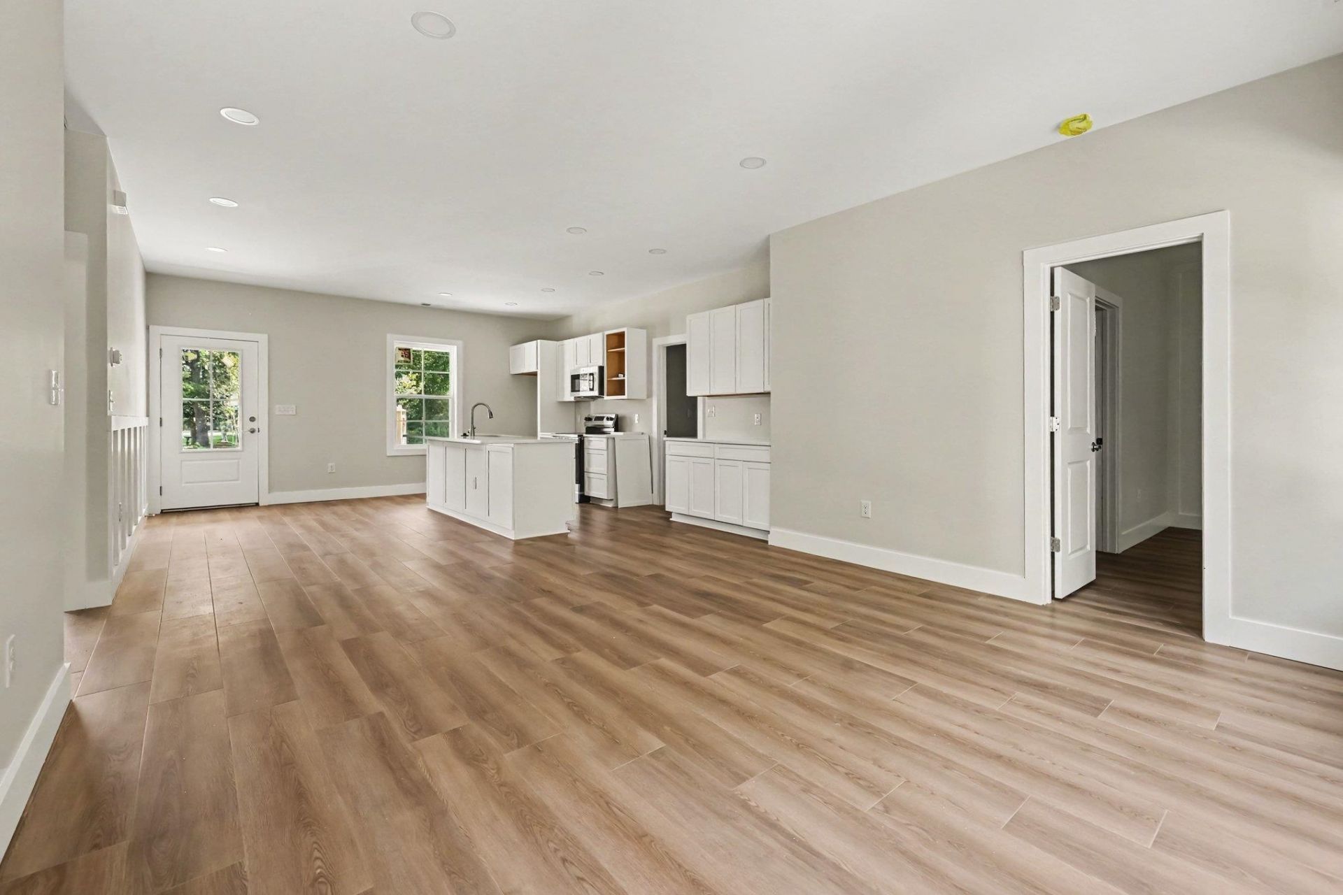 1251 Scenic Dr. Photo 11