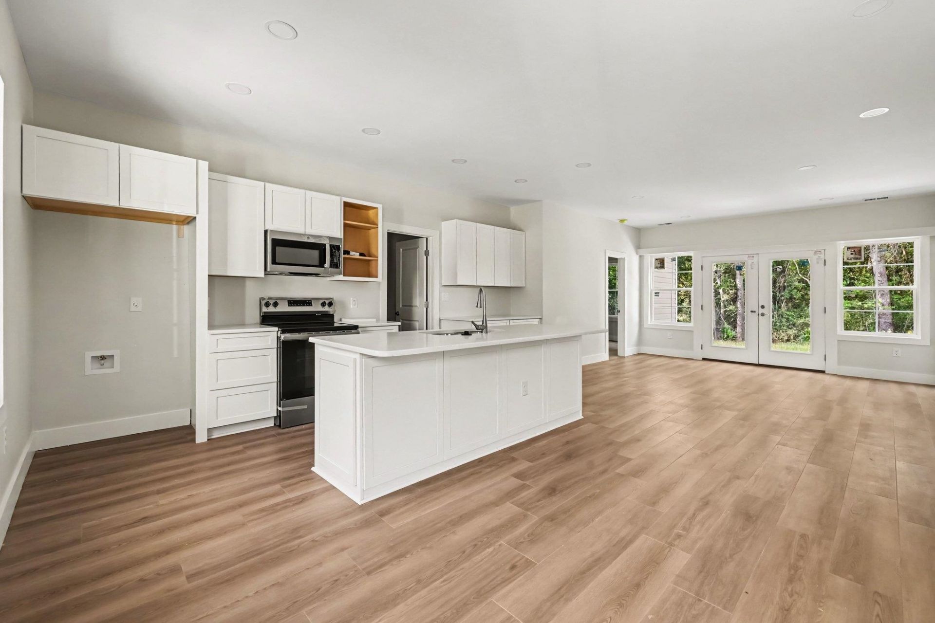 1251 Scenic Dr. Photo 13