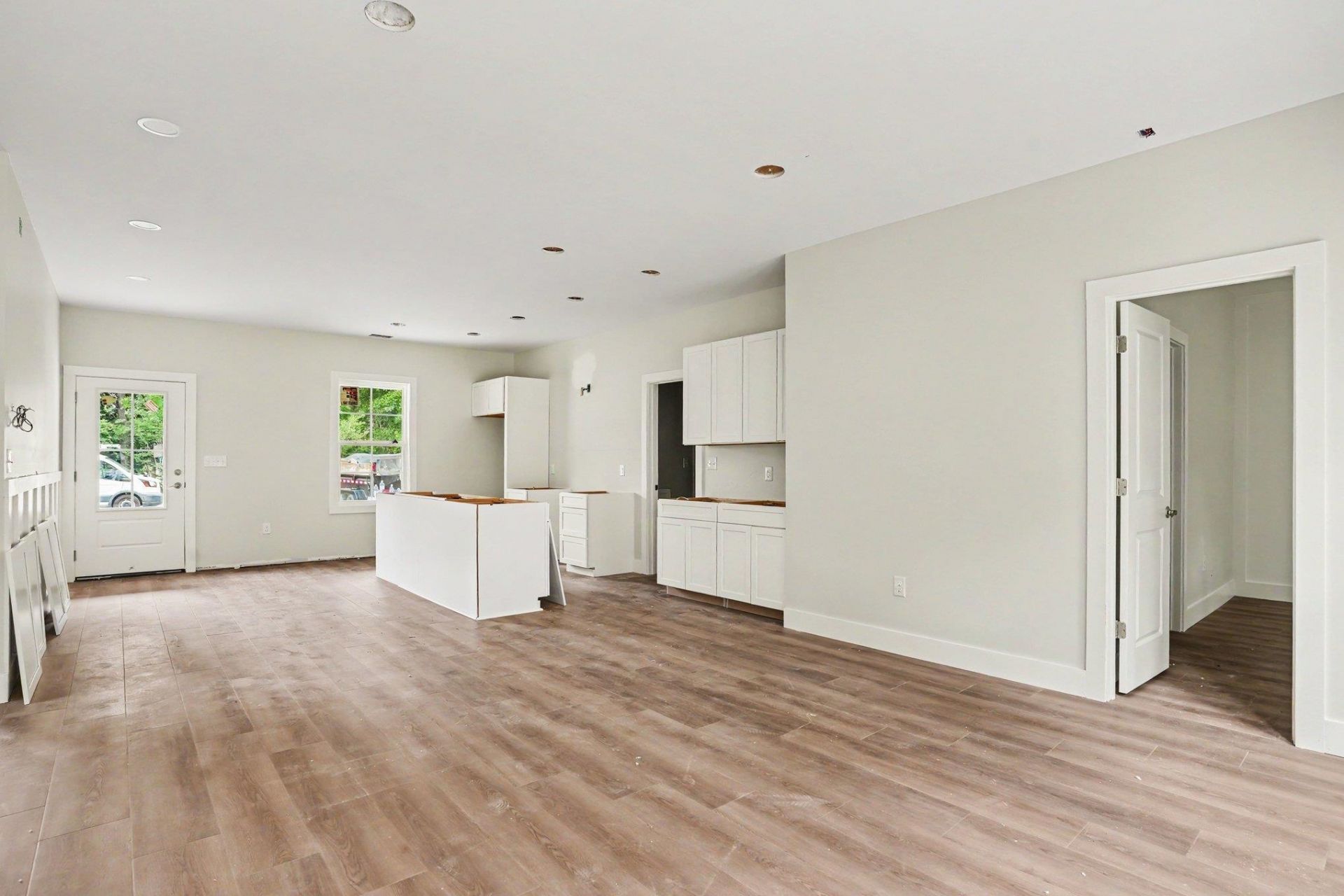1251 Scenic Dr.  Photo 6