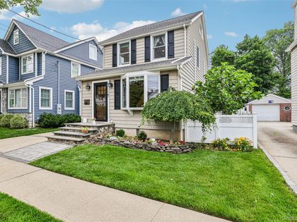 123 Stratford Avenue Williston Park, NY 11596
