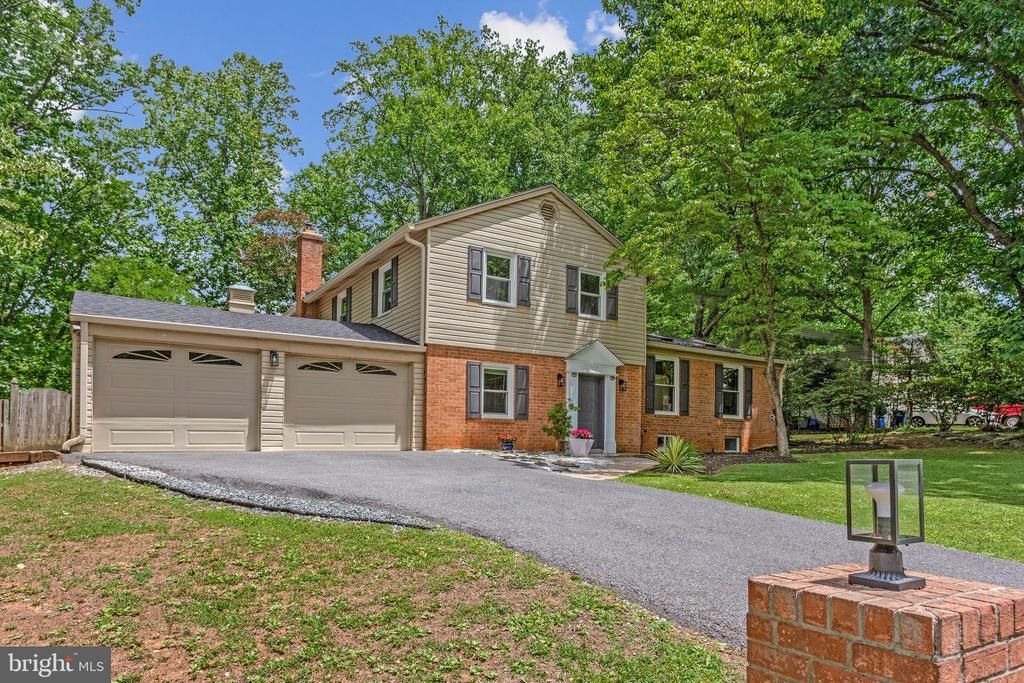 11117 WHISPERWOOD LANE, NORTH BETHESDA, MD 20852