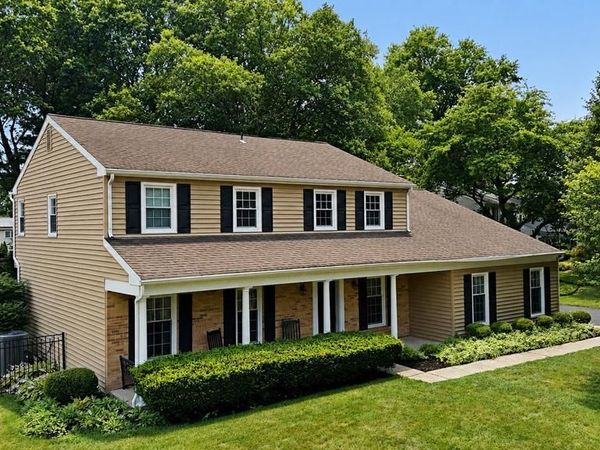 817 STARK CIRCLE, YARDLEY, PA 19067