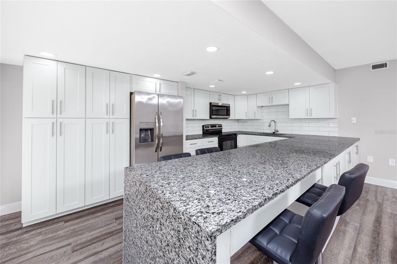 7510 Sunshine Skyway Lane S, Unit P4, Saint Petersburg, FL 33711 Photo