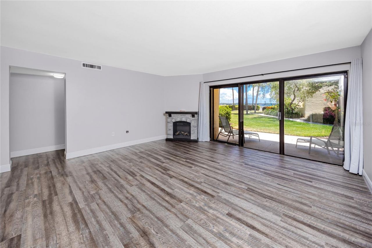 7510 Sunshine Skyway Lane S, Unit P4, Saint Petersburg, FL 33711 Photo