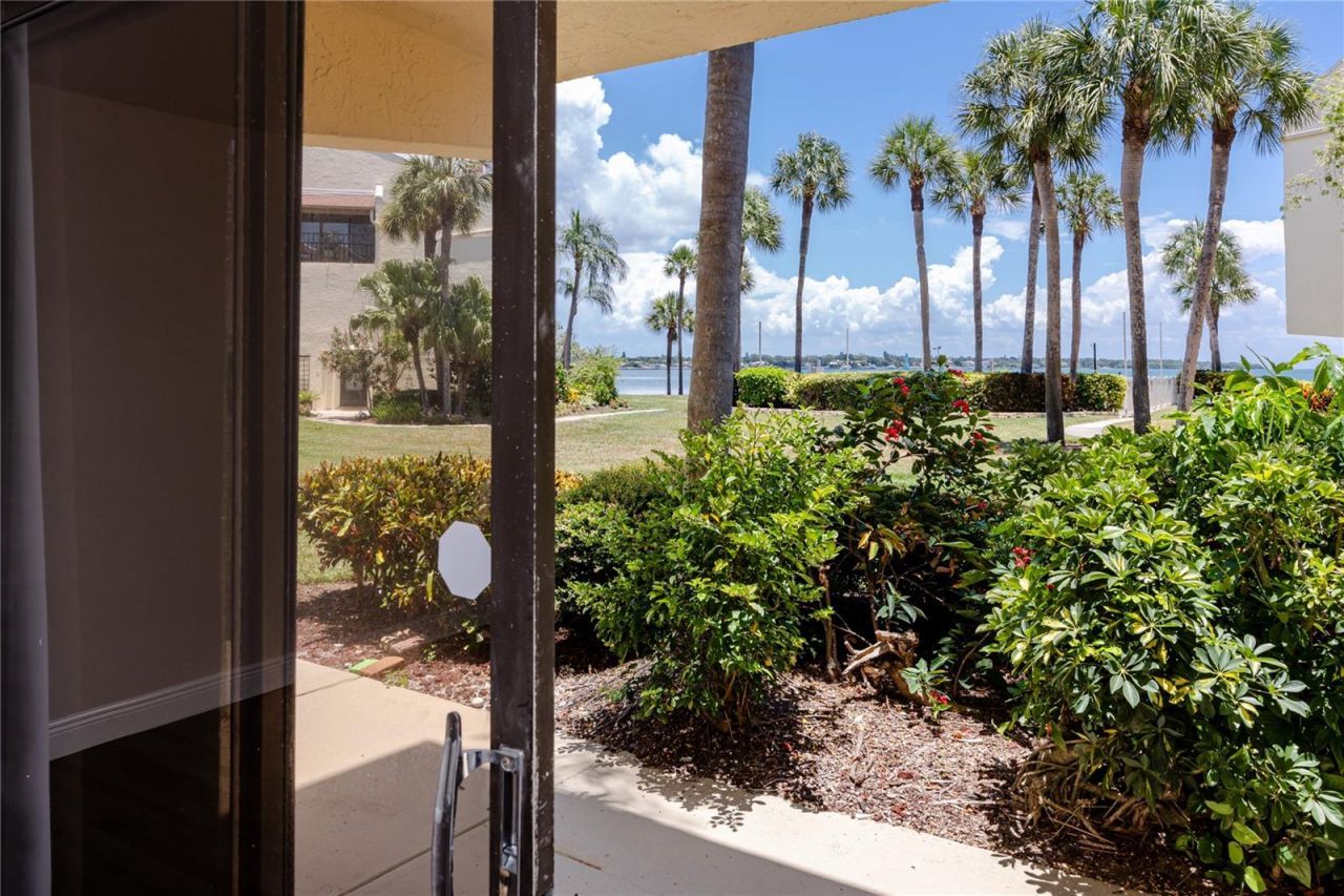 7510 Sunshine Skyway Lane S, Unit P4, Saint Petersburg, FL 33711 Photo