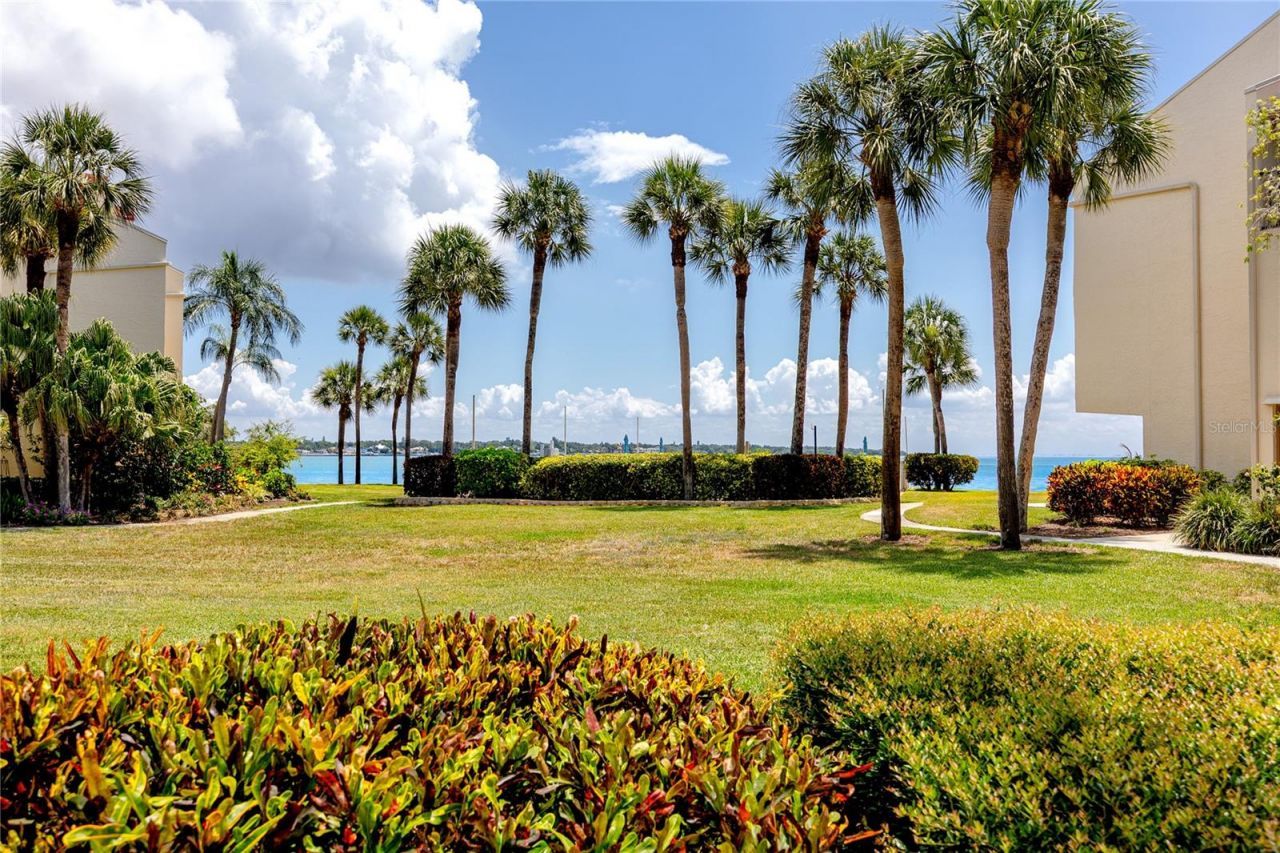 7510 Sunshine Skyway Lane S, Unit P4, Saint Petersburg, FL 33711 Photo