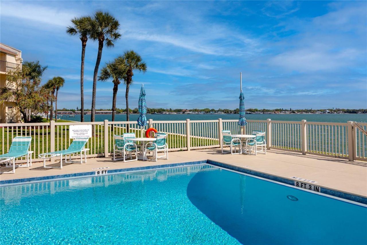 7510 Sunshine Skyway Lane S, Unit P4, Saint Petersburg, FL 33711 Photo