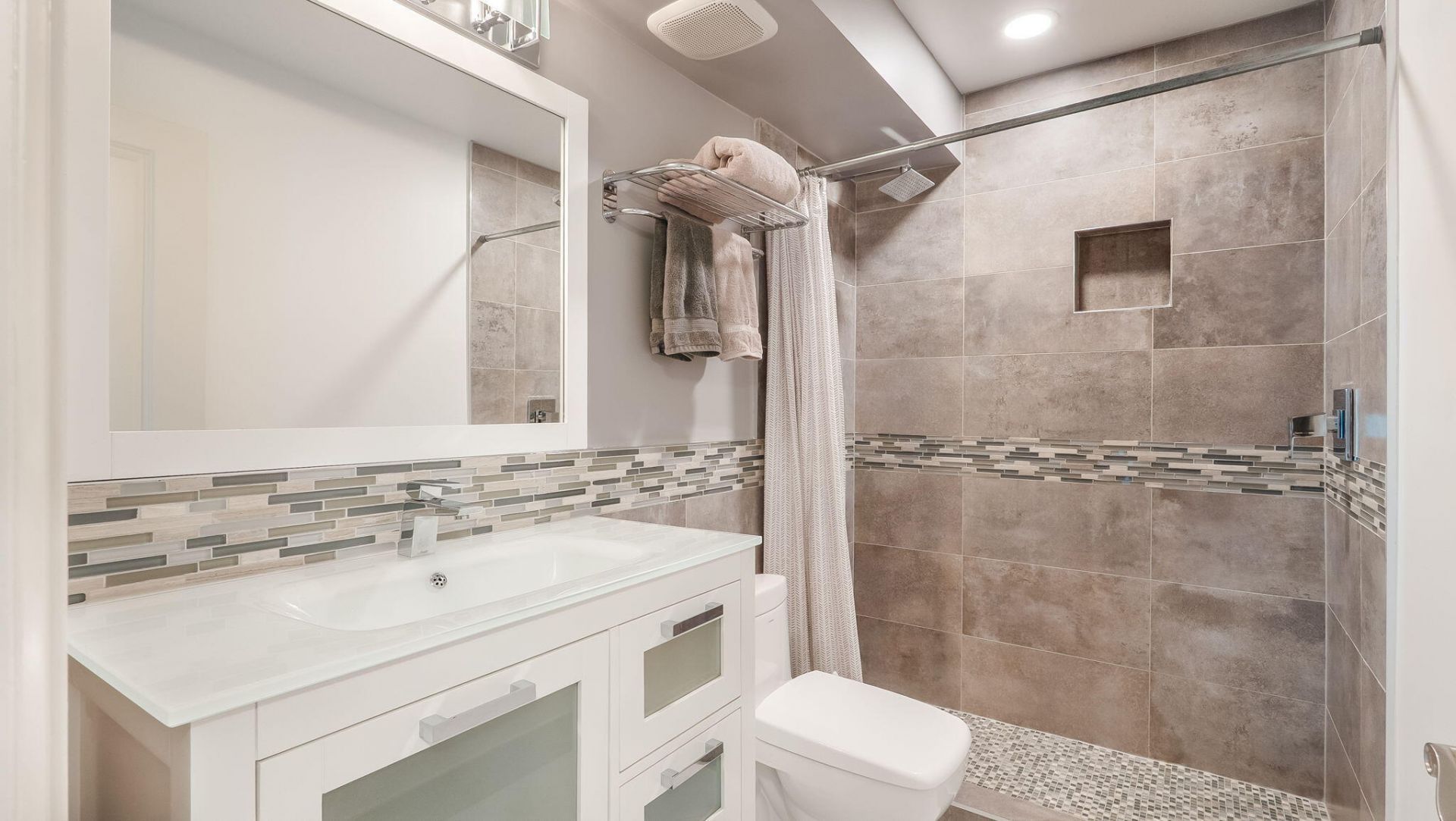133 N Pompano Beach Boulevard, Unit 204, Pompano Beach, FL 33062 Photo