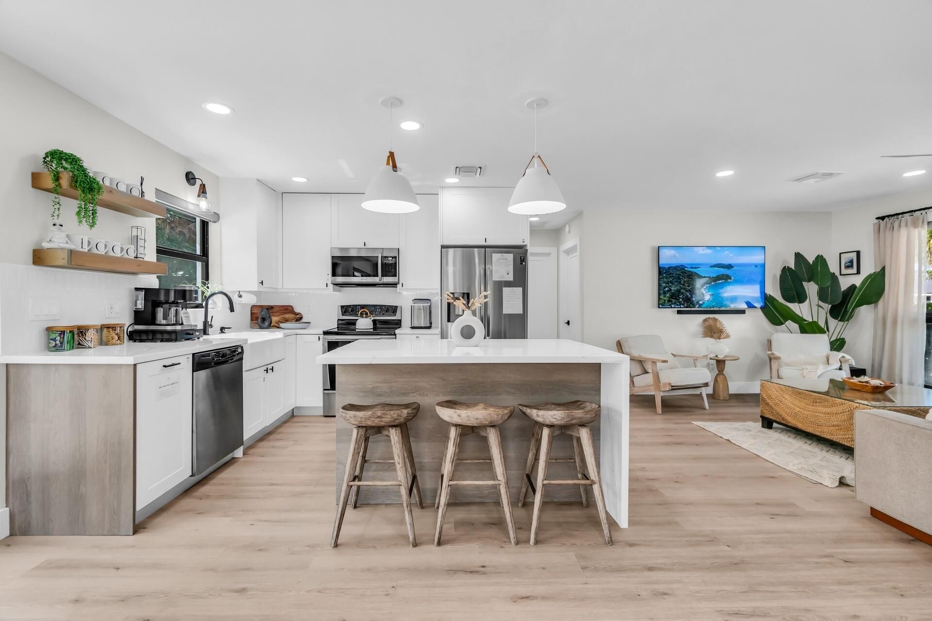 300 SE 8th Avenue, Deerfield Beach, FL 33441 Photo
