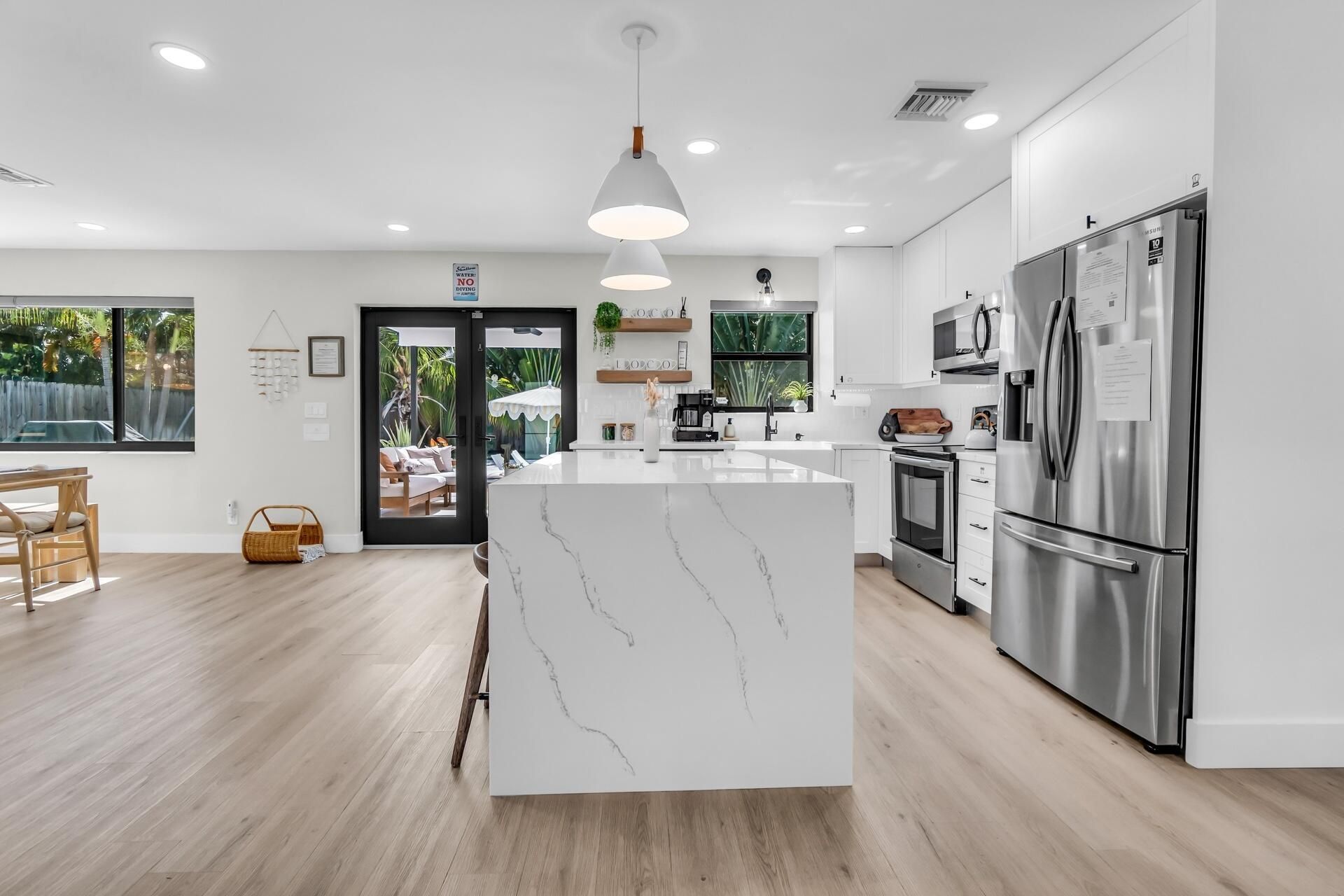 300 SE 8th Avenue, Deerfield Beach, FL 33441 Photo