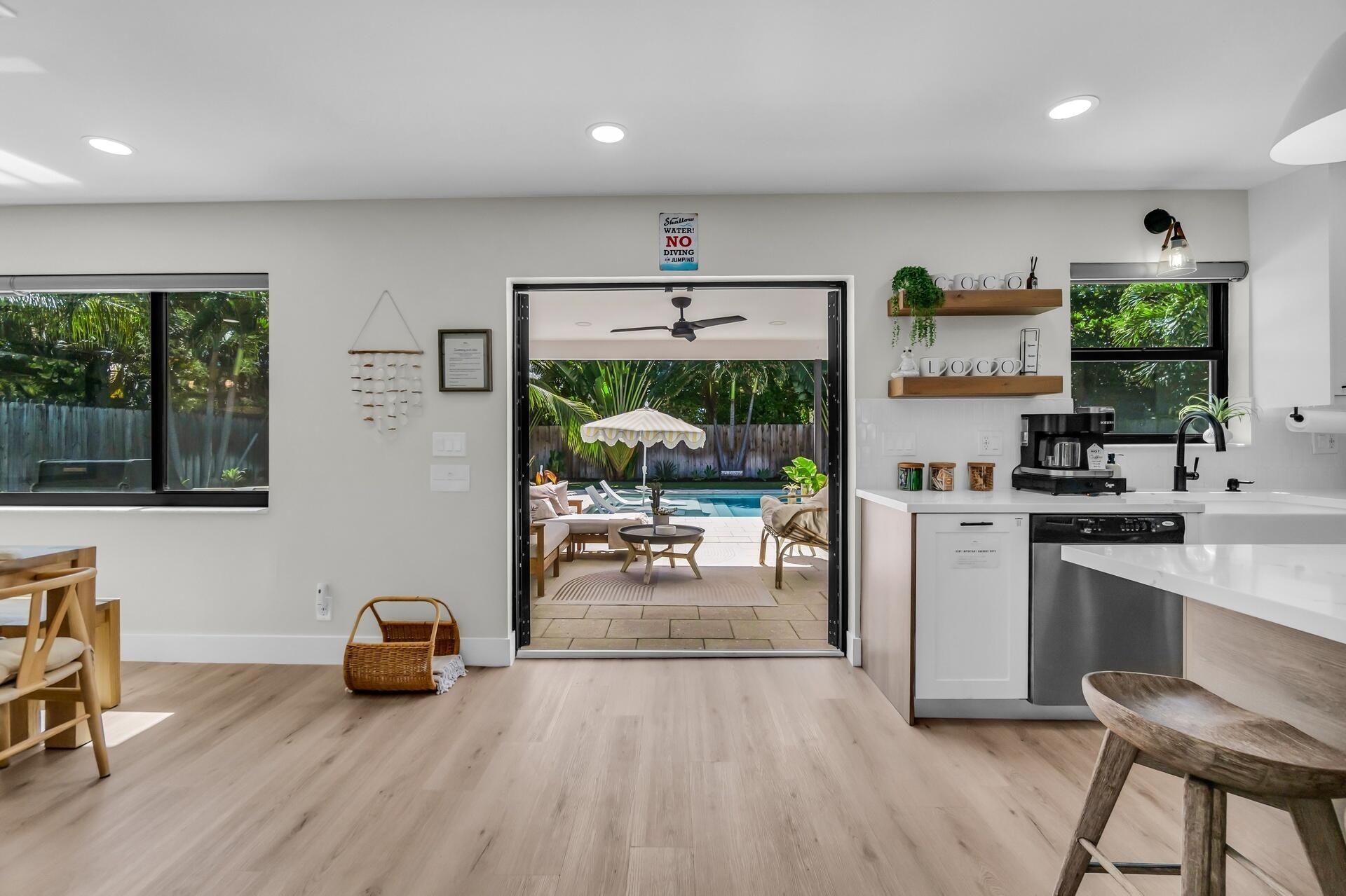300 SE 8th Avenue, Deerfield Beach, FL 33441 Photo