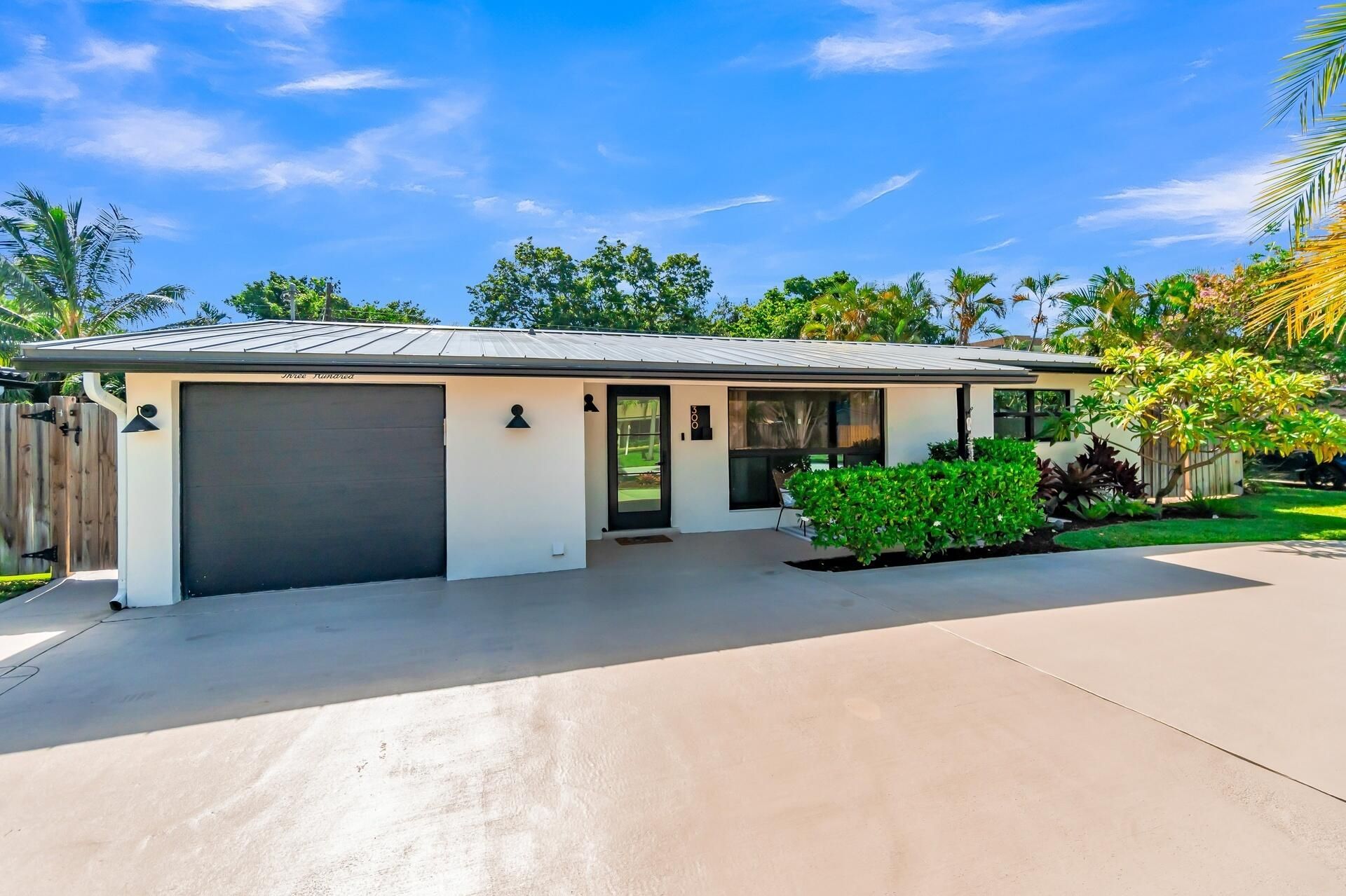 300 SE 8th Avenue, Deerfield Beach, FL 33441 Photo